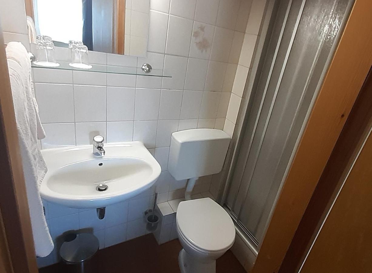 Gasthaus "Zur Linde" Харцгероде Экстерьер фото